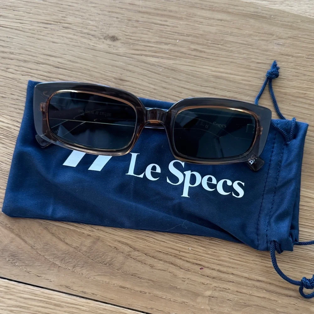 Le Specs Dark Brown Rectangular Sunglasses - Picture 2 of 3